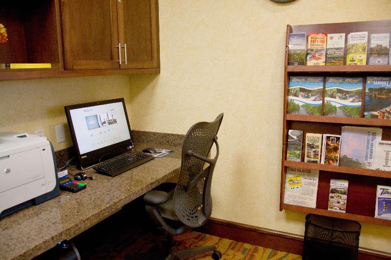 هتل Hilton Garden Inn Watertown/thousand Islands