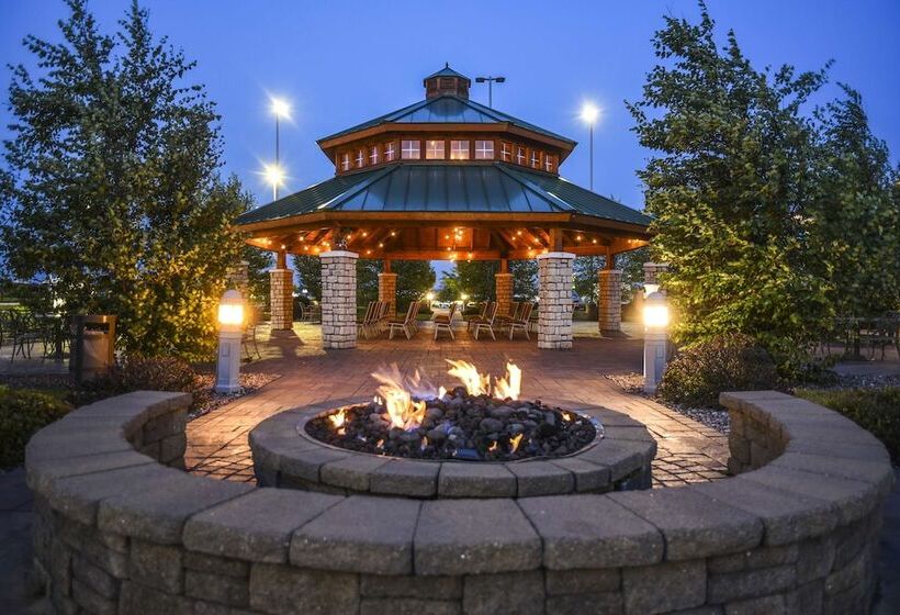هتل Hilton Garden Inn Watertown/thousand Islands