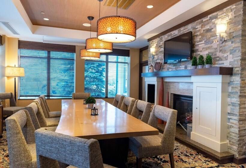 هتل Hilton Garden Inn Watertown/thousand Islands