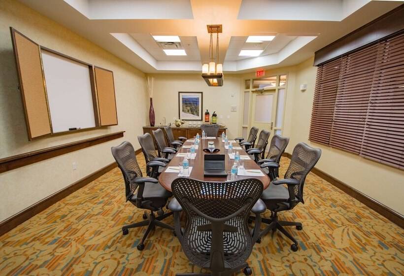 هتل Hilton Garden Inn Watertown/thousand Islands