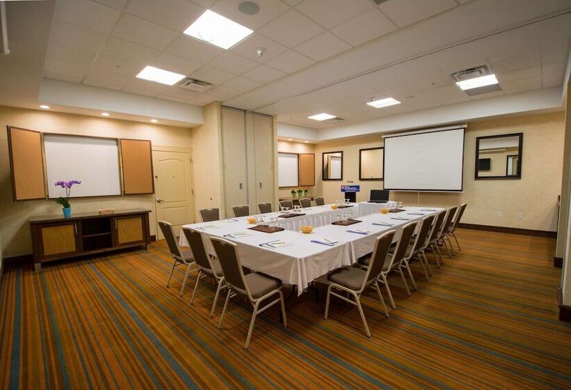 هتل Hilton Garden Inn Watertown/thousand Islands