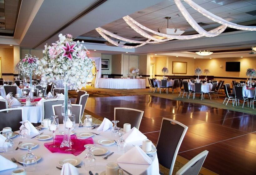 هتل Hilton Garden Inn Watertown/thousand Islands