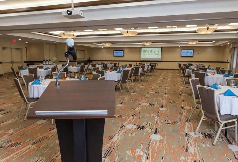 هتل Hilton Garden Inn Watertown/thousand Islands