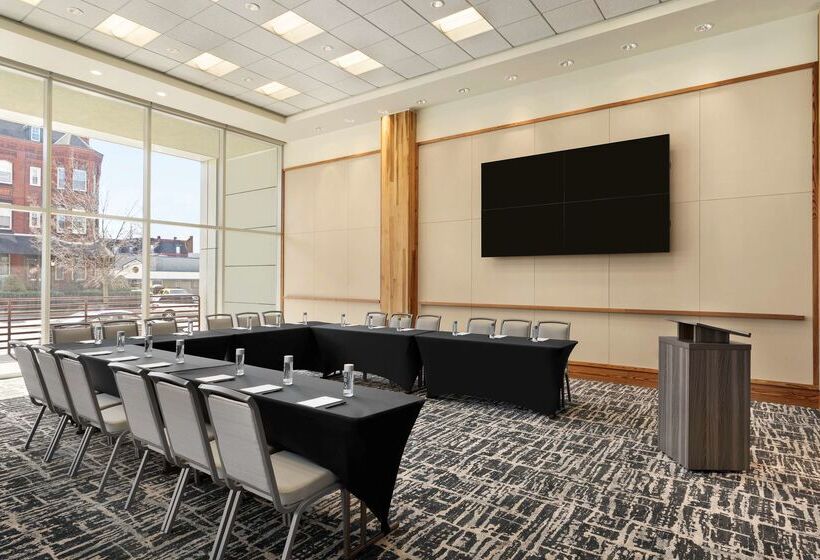 هتل Homewood Suites By Hilton University City