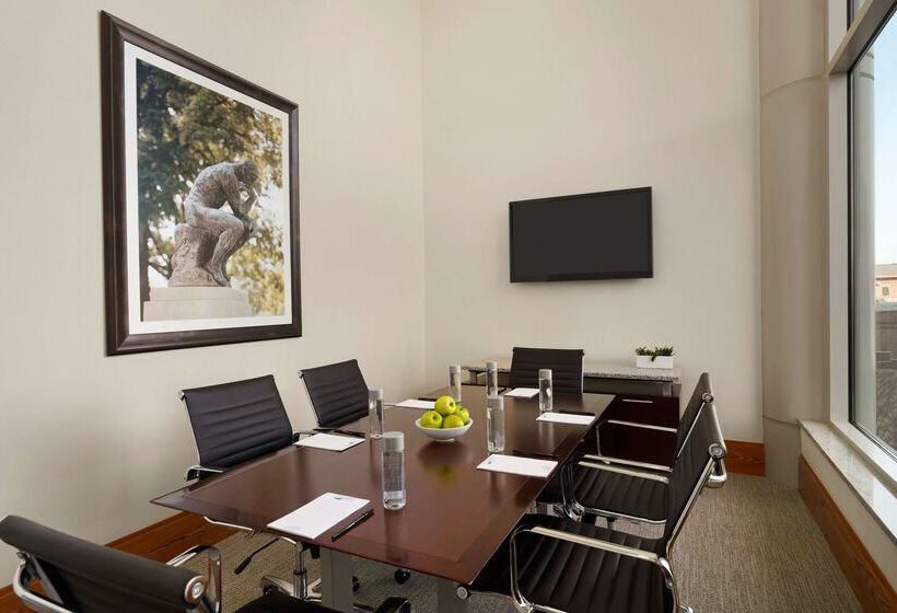 هتل Homewood Suites By Hilton University City