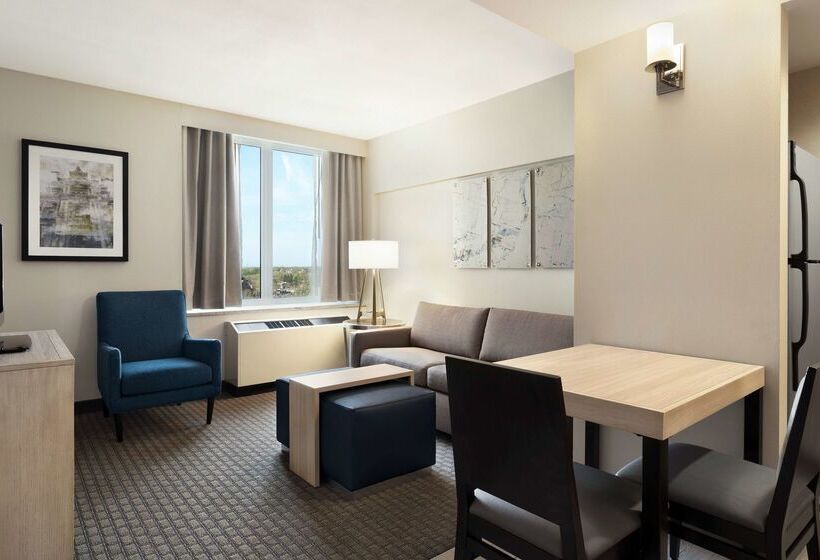هتل Homewood Suites By Hilton University City