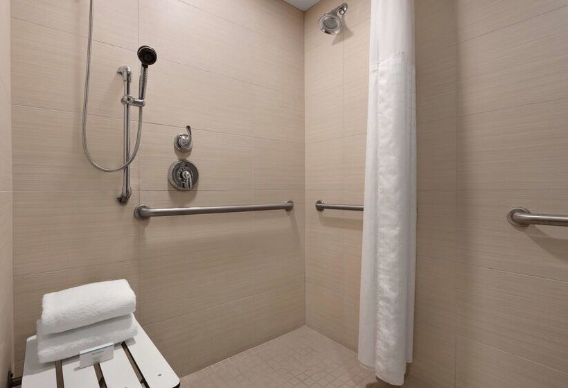 هتل Homewood Suites By Hilton University City