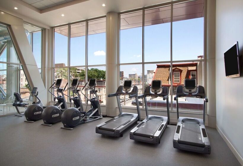 هتل Homewood Suites By Hilton University City