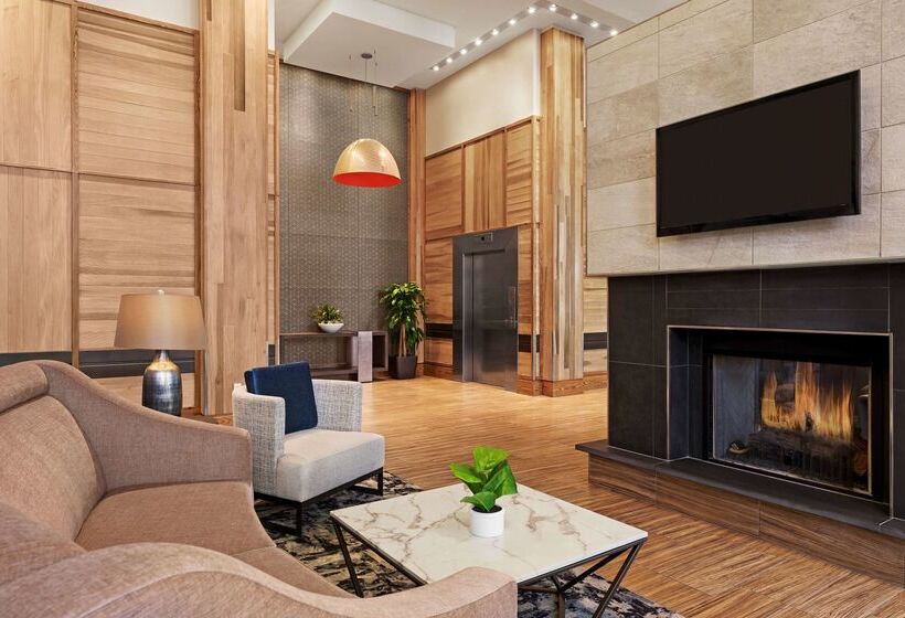 هتل Homewood Suites By Hilton University City