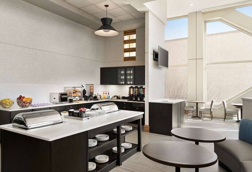 هتل Homewood Suites By Hilton University City