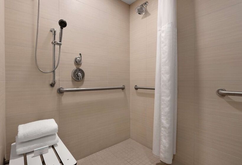 هتل Homewood Suites By Hilton University City