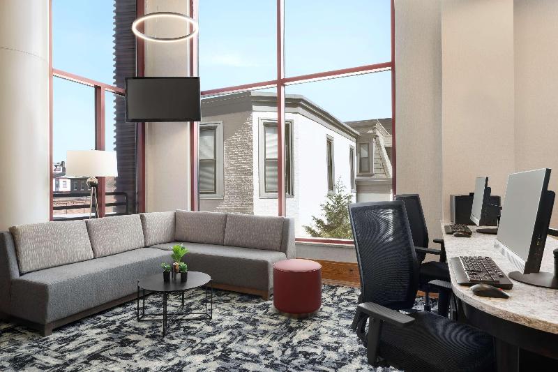 هتل Homewood Suites By Hilton University City