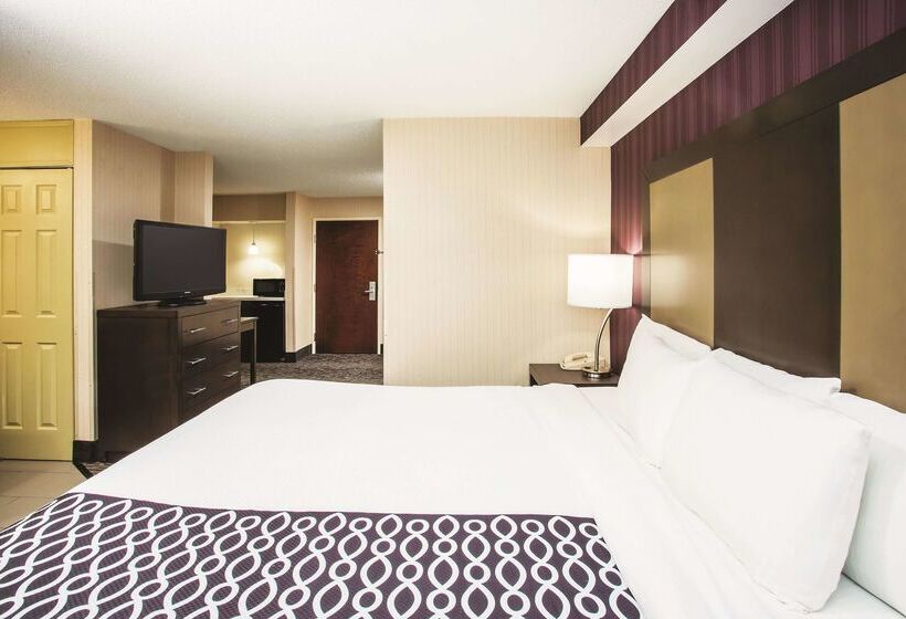 هتل La Quinta By Wyndham Newark   Elkton