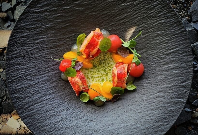 هتل The Lodge At Moosehead Lake