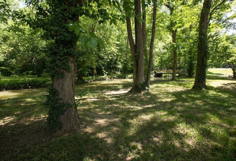 Отель New Harmony Inn Resort And Conference Center