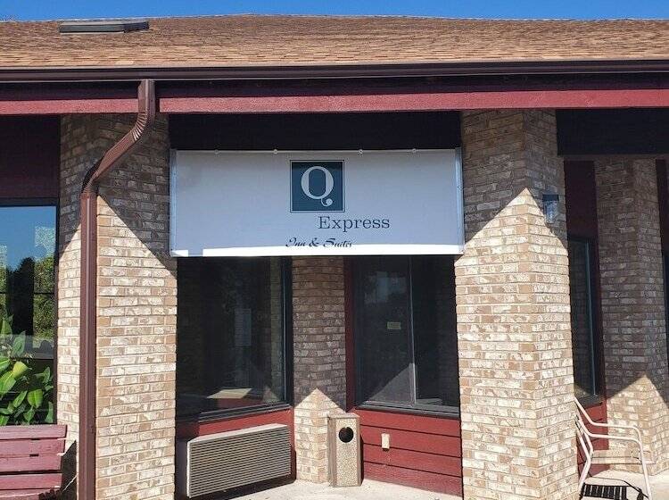 בית מלון כפרי Quality Express Inn & Suites