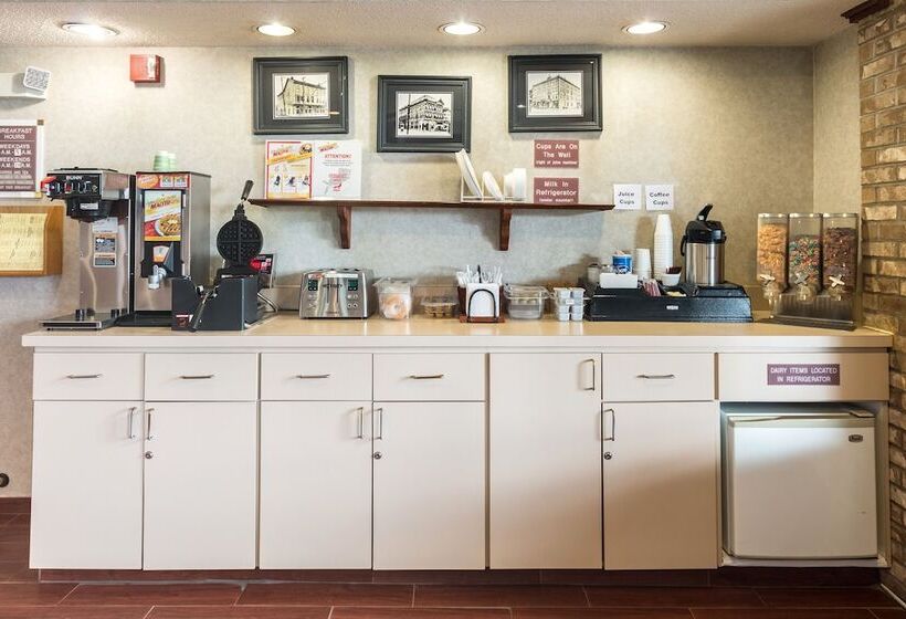 בית מלון כפרי Quality Express Inn & Suites