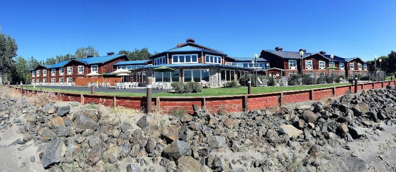 Hotel River Lodge And Cabins