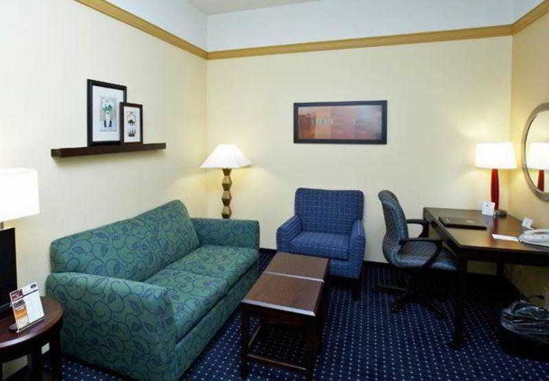 هتل Springhill Suites By Marriott Grand Rapids Airport Southeast
