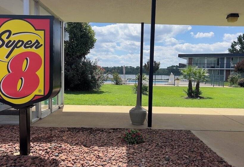 هتل Super 8 By Wyndham Riverside Al