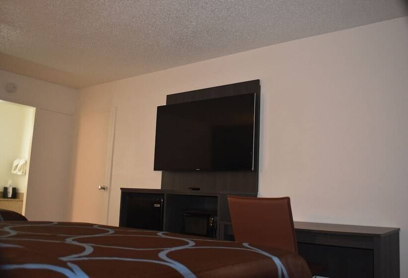 هتل Super 8 By Wyndham Riverside Al