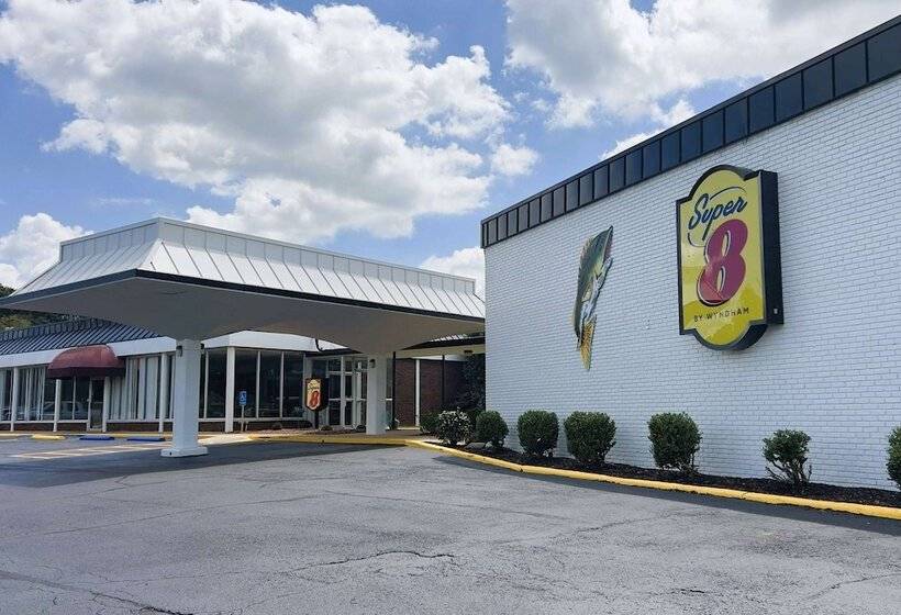 هتل Super 8 By Wyndham Riverside Al