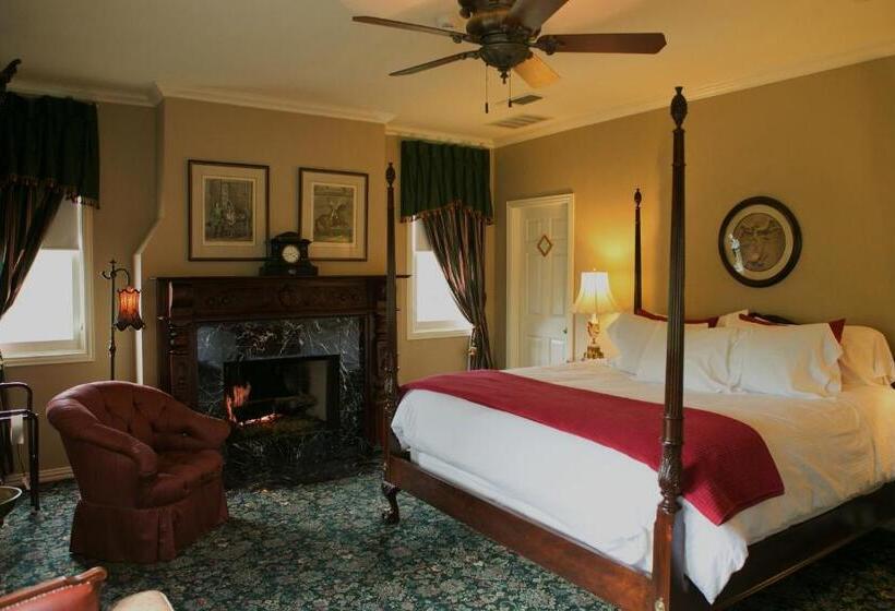 هتل The Sanford House Inn & Spa