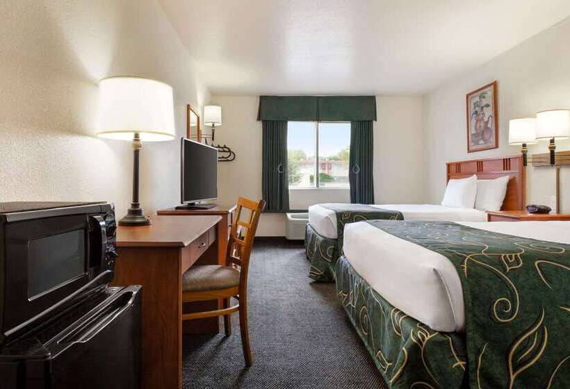 هتل Travelodge By Wyndham North Platte