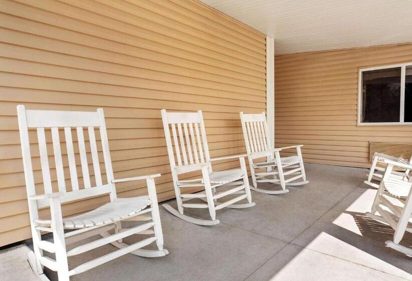 هتل Travelodge By Wyndham North Platte