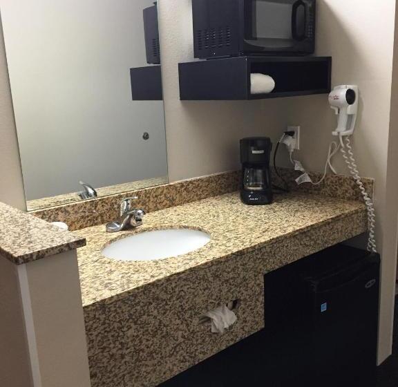 هتل Travelodge By Wyndham North Platte