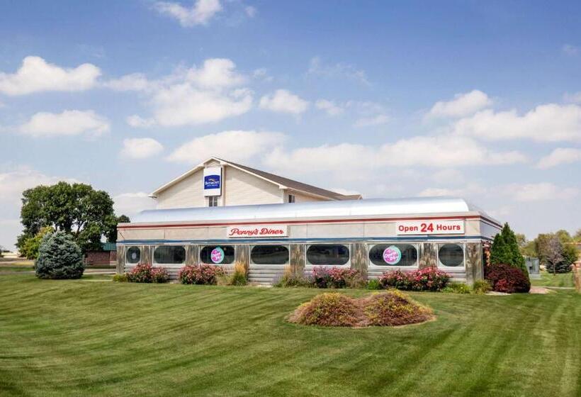 هتل Travelodge By Wyndham North Platte