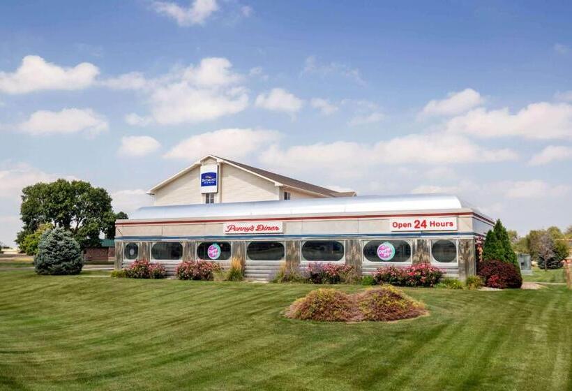 هتل Travelodge By Wyndham North Platte