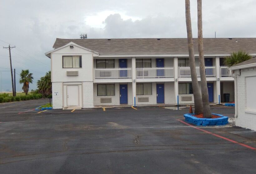Motel 6 Portland, TX
