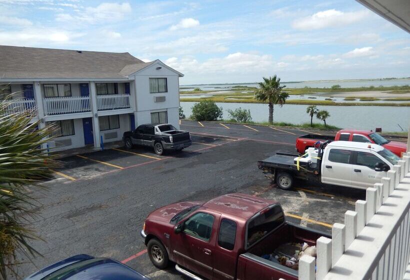 Motel 6 Portland, TX
