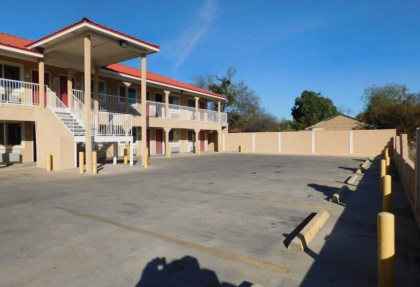 مُتل Eagle Pass Inn