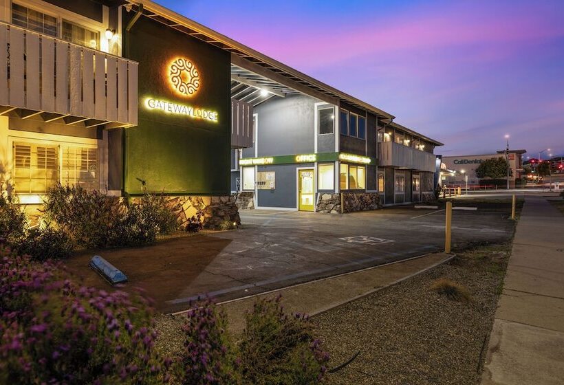 مُتل Gateway Lodge