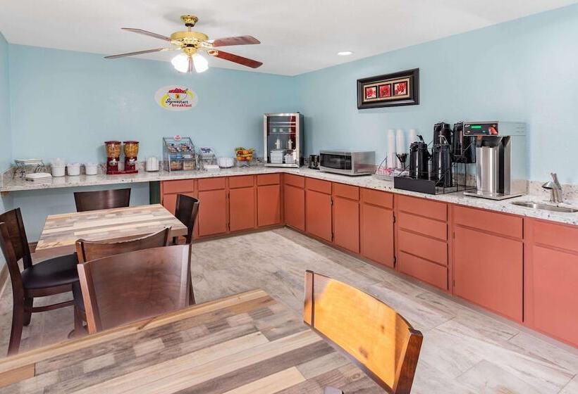 مُتل Super 8 By Wyndham Kinder/coushatta Near Casino