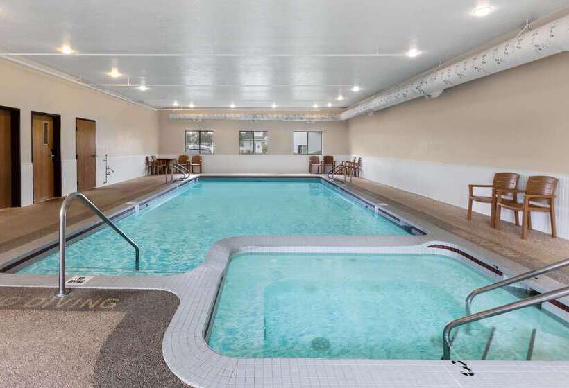 מוטל Super 8 By Wyndham St. Ignace