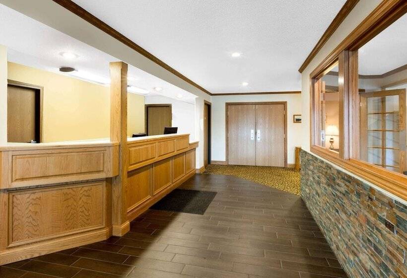 מוטל Super 8 By Wyndham St. Ignace