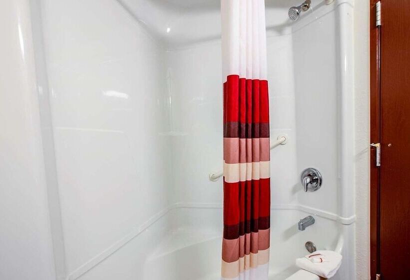مُتل Seasons Inn Traverse City