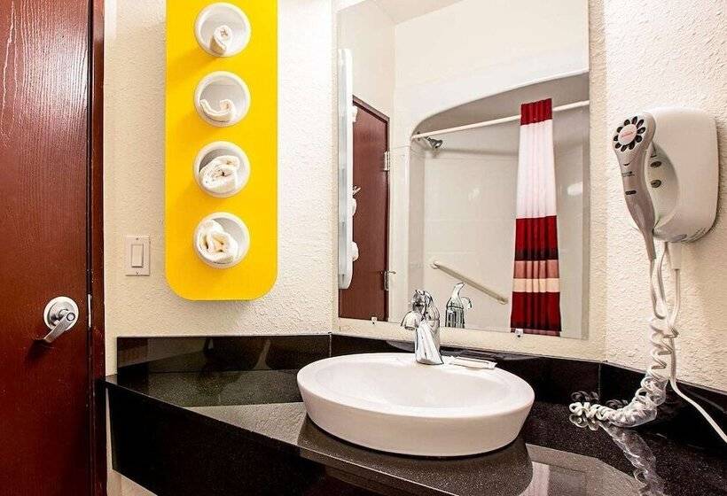 مُتل Seasons Inn Traverse City