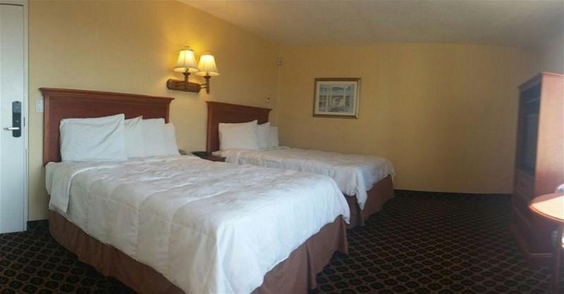 استراحتگاه Emerald Shores Hotel   Daytona Beach