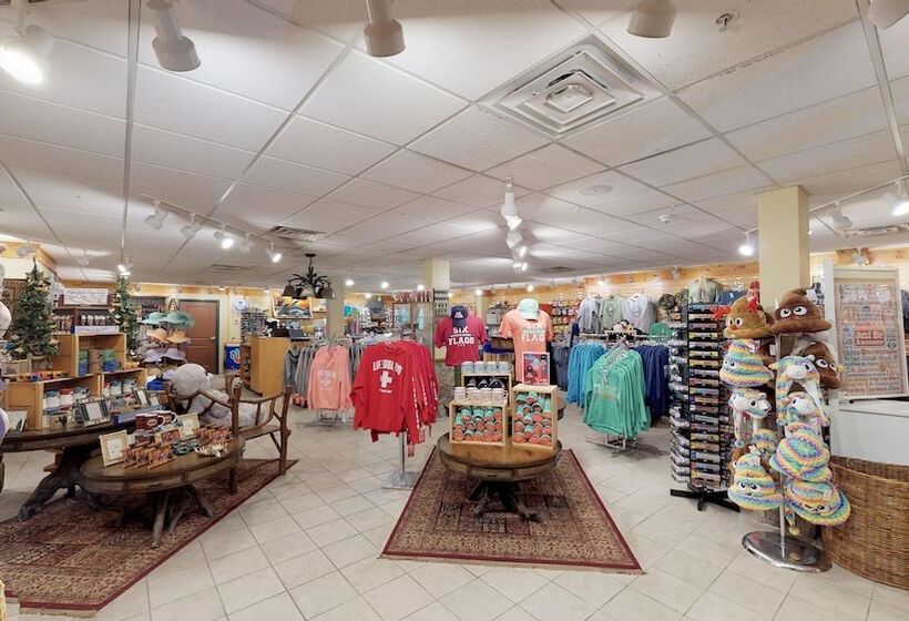 Курорт Six Flags Great Escape Lodge & Indoor Waterpark