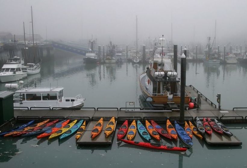 Totem Hotel And Suites