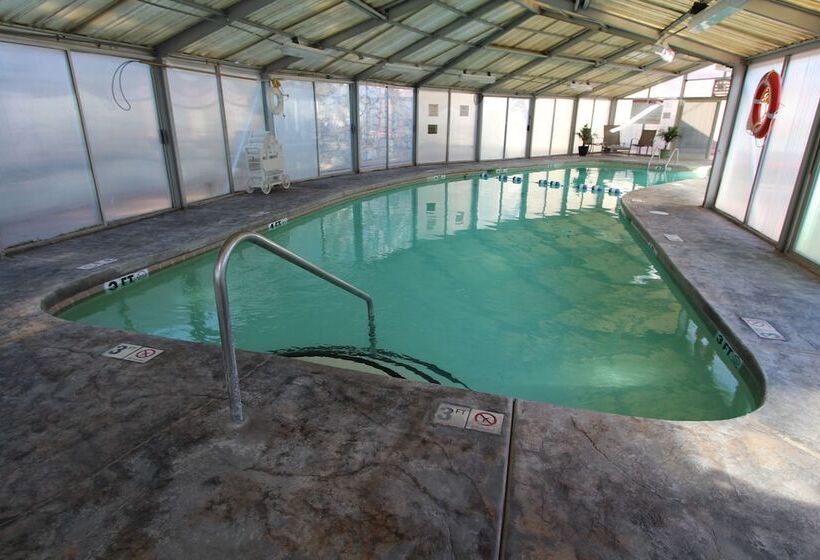 Crown Point Resort