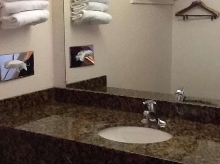 酒店 Travel Inn & Suite