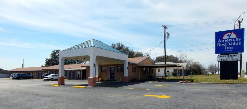 בית מלון כפרי Americas Best Value Inn Comanche