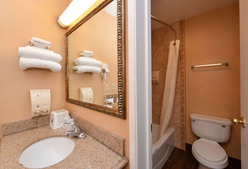 호텔 Americas Best Value Inn & Suites East Bakersfield