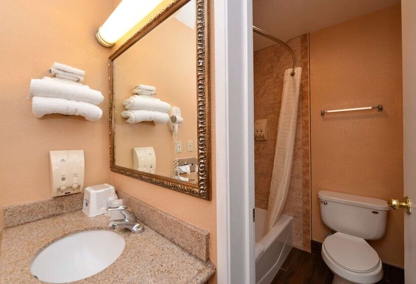 호텔 Americas Best Value Inn & Suites East Bakersfield