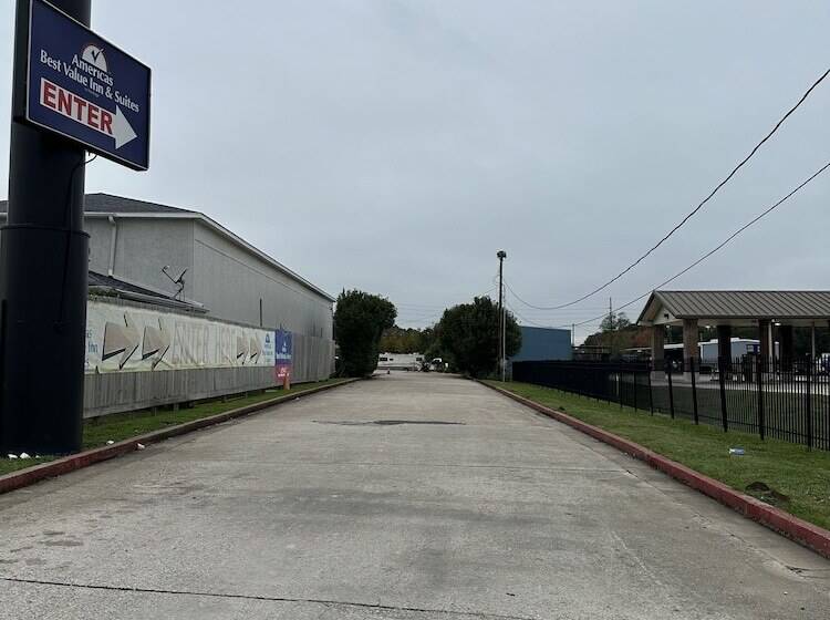 בית מלון כפרי Americas Best Value Inn And Suites Groves